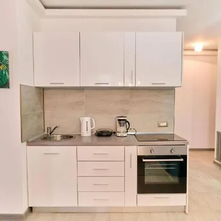 Apartment Nety House Alezzi Navodari